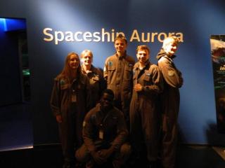 Spaceship-astronauterne fra Silkeborg 2015 efter en tur op i rummet til nordlyset.