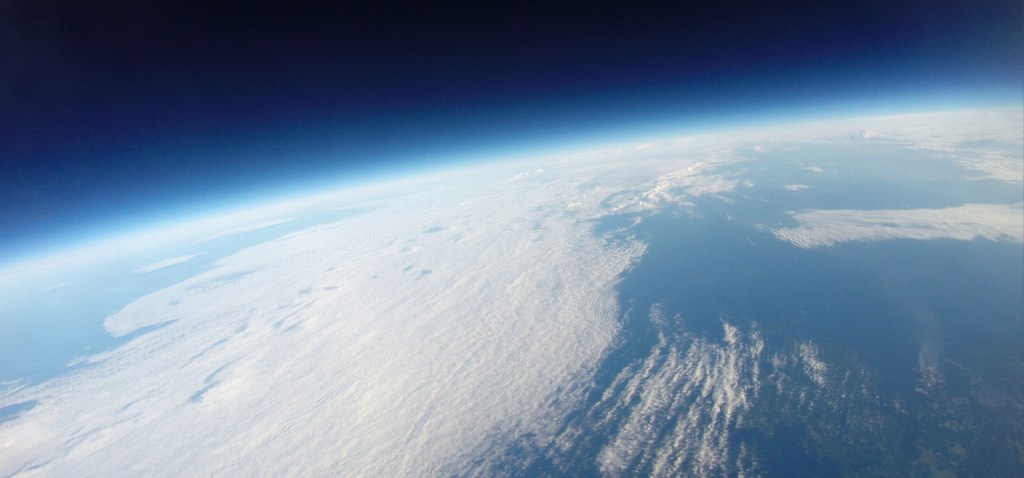 Österbottniska kusten vid Karleby, Finland fotograferad från en höjd om c:a 20 km. Yxpila industri- och hamnområde syns nere till höger. Bild: Katternö Skywatchers